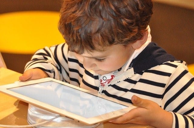 Read more about the article Online-Vortrag: Digitale Medien und Home-Schooling – Faszination mit Nebenwirkung